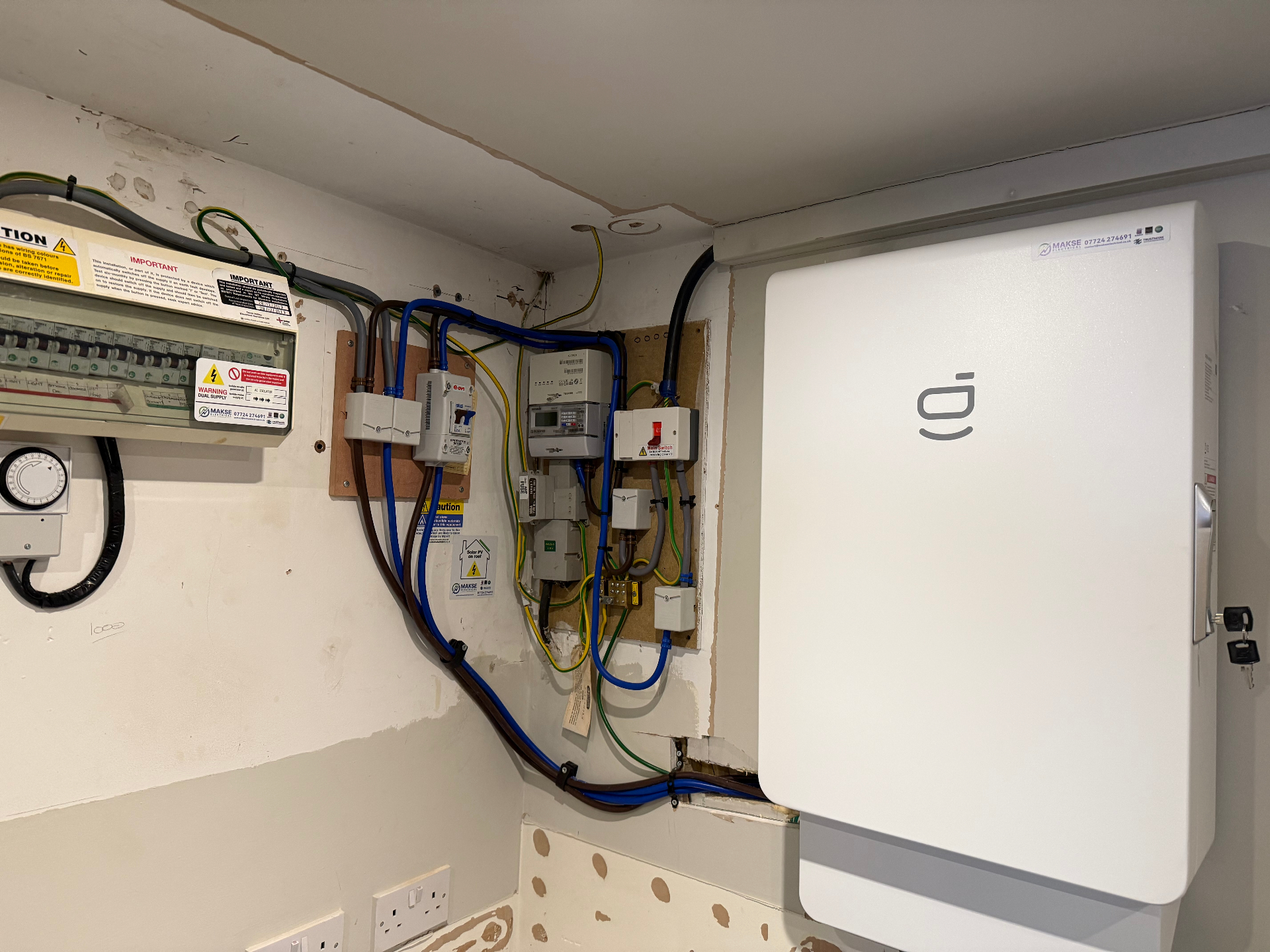 Modern 18th-edition consumer unit installed and terminated cleanly